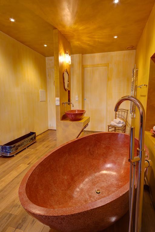 Chambre Double Supérieure - Vue sur Piscine